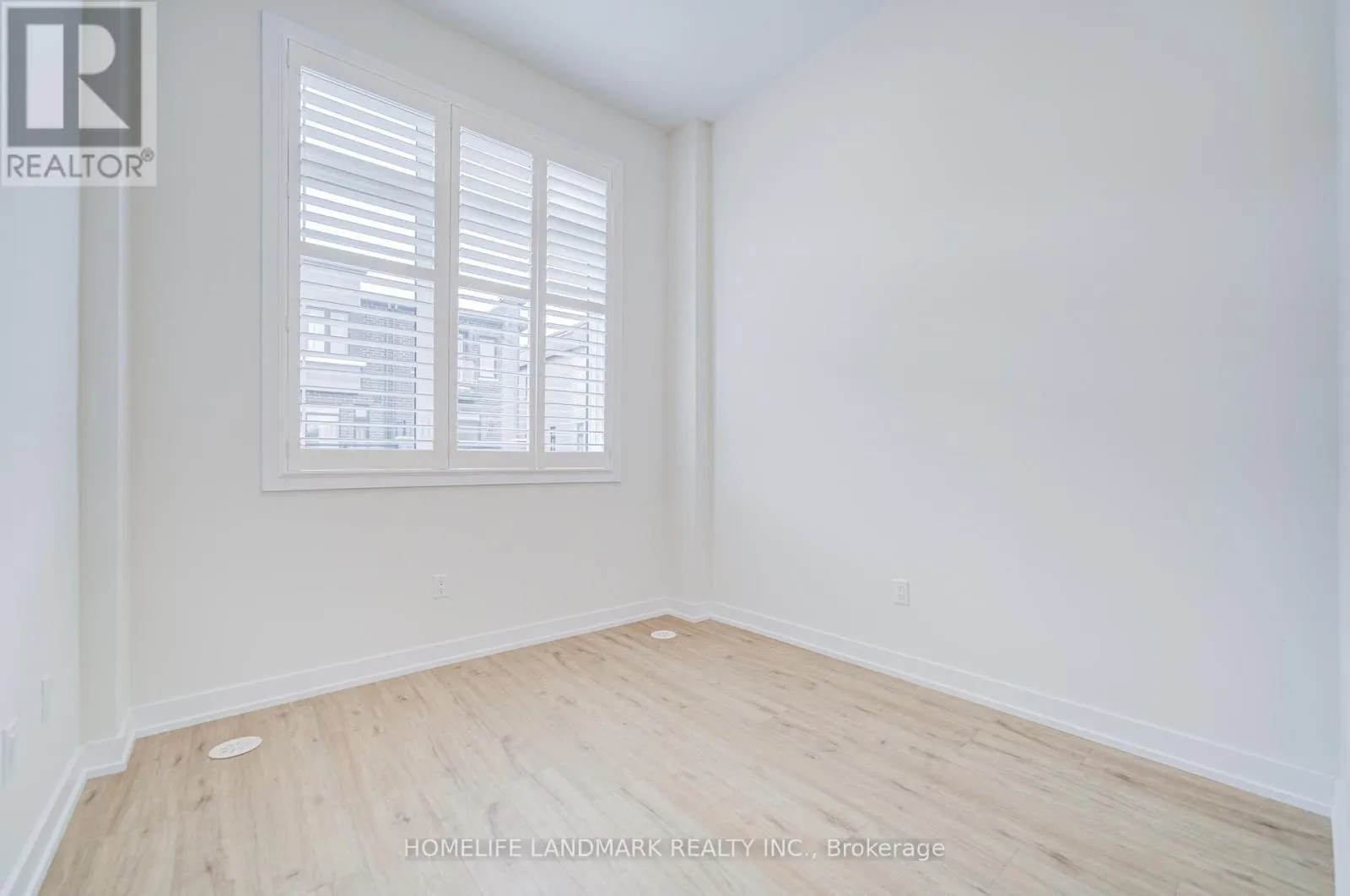 33 GOLDEN FERN STREET