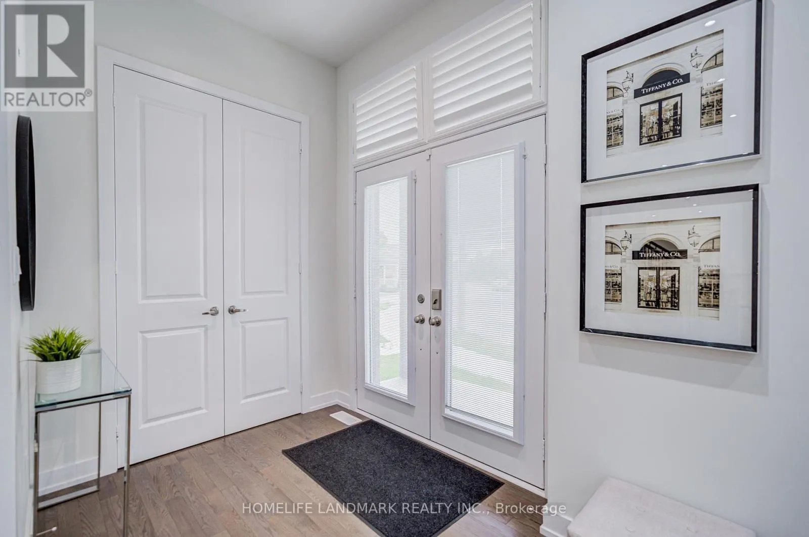 33 GOLDEN FERN STREET