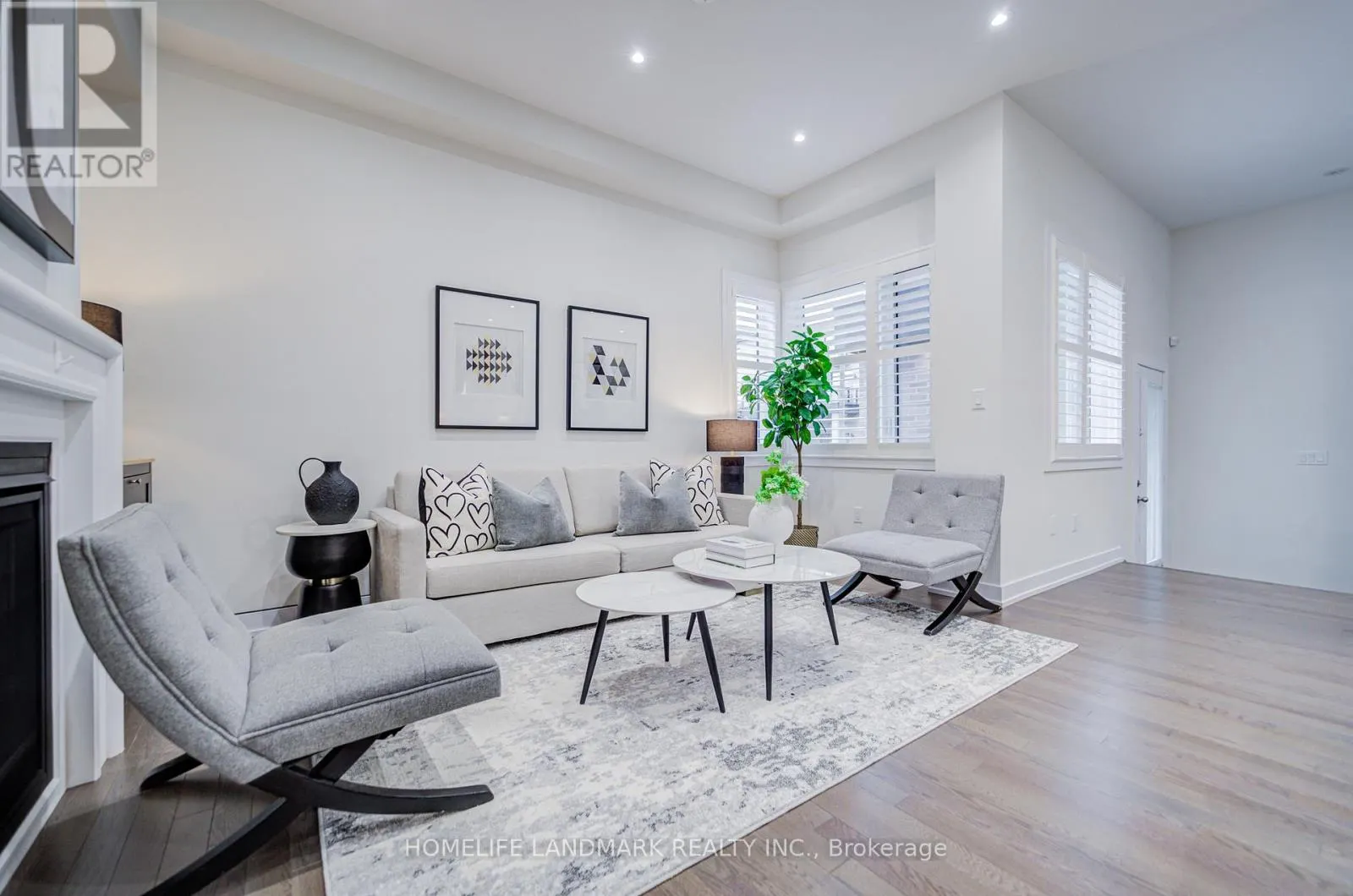 33 GOLDEN FERN STREET