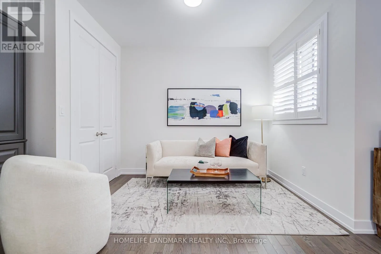 33 GOLDEN FERN STREET