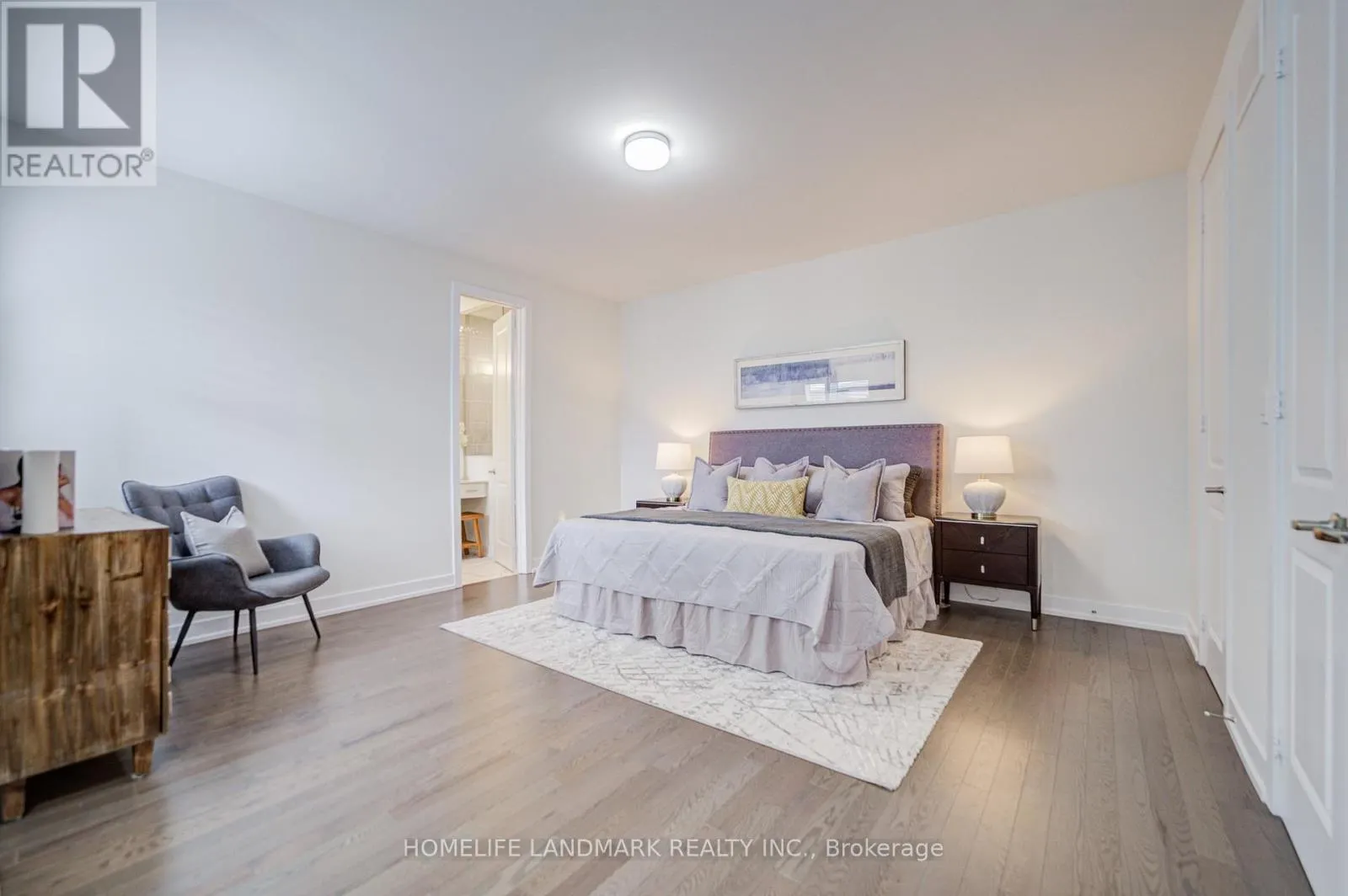 33 GOLDEN FERN STREET