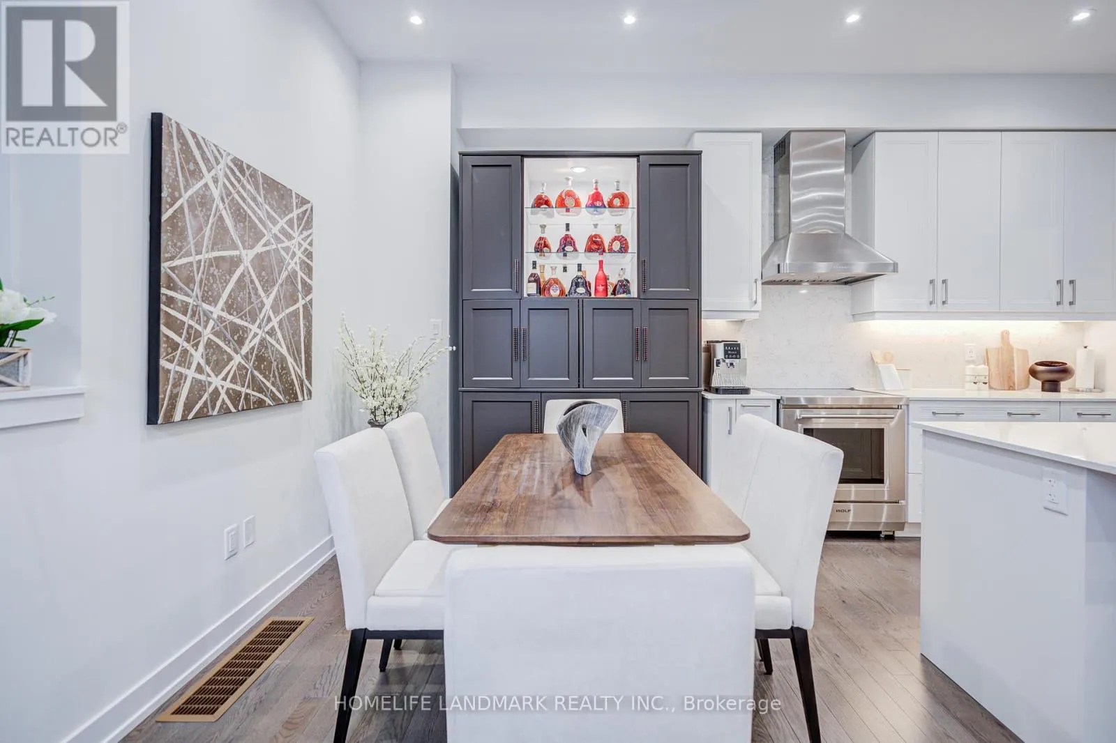 33 GOLDEN FERN STREET