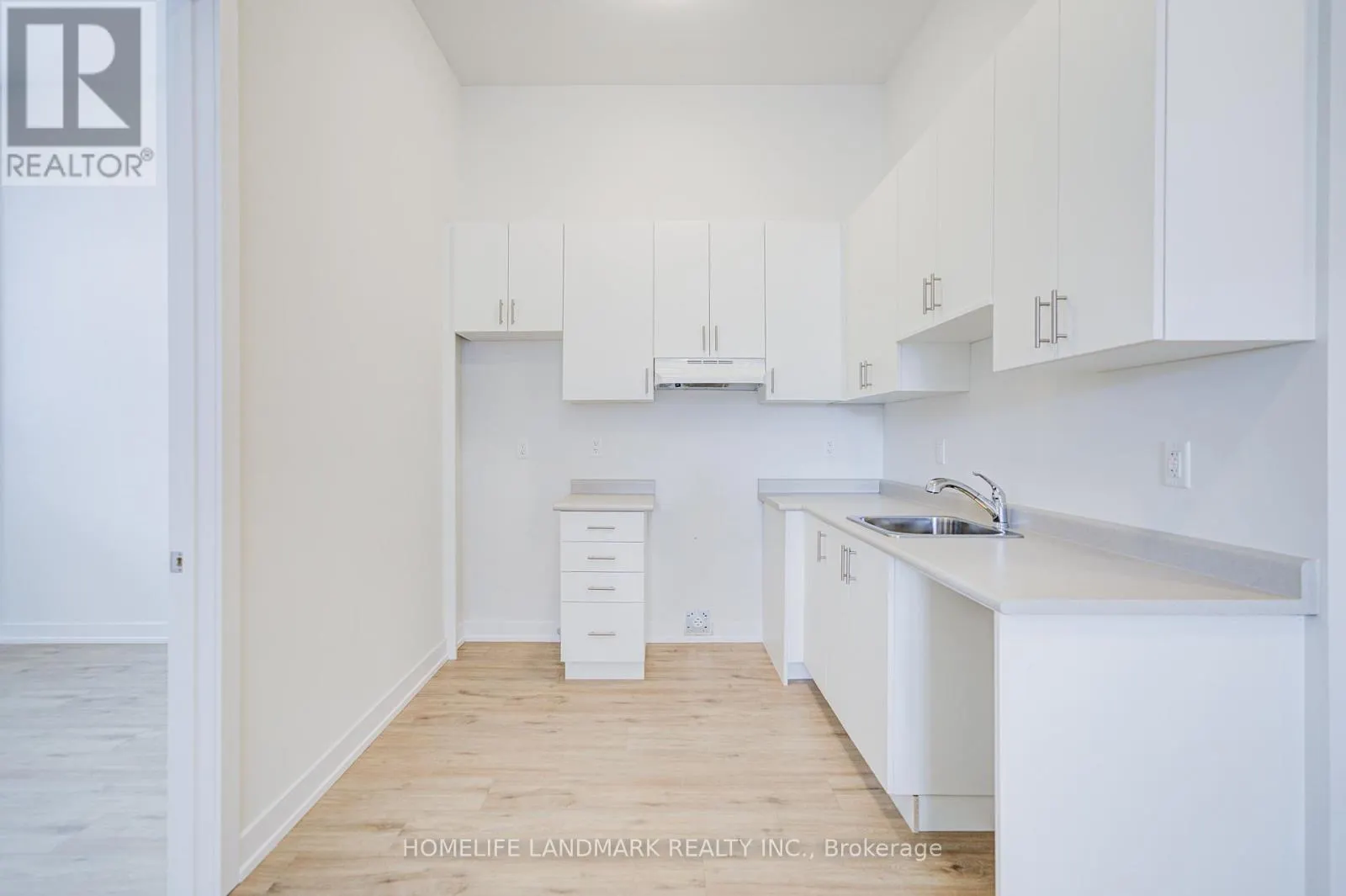33 GOLDEN FERN STREET