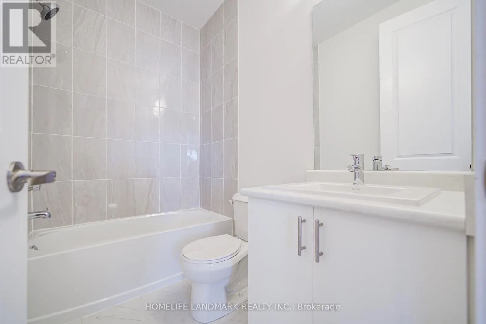 33 GOLDEN FERN STREET