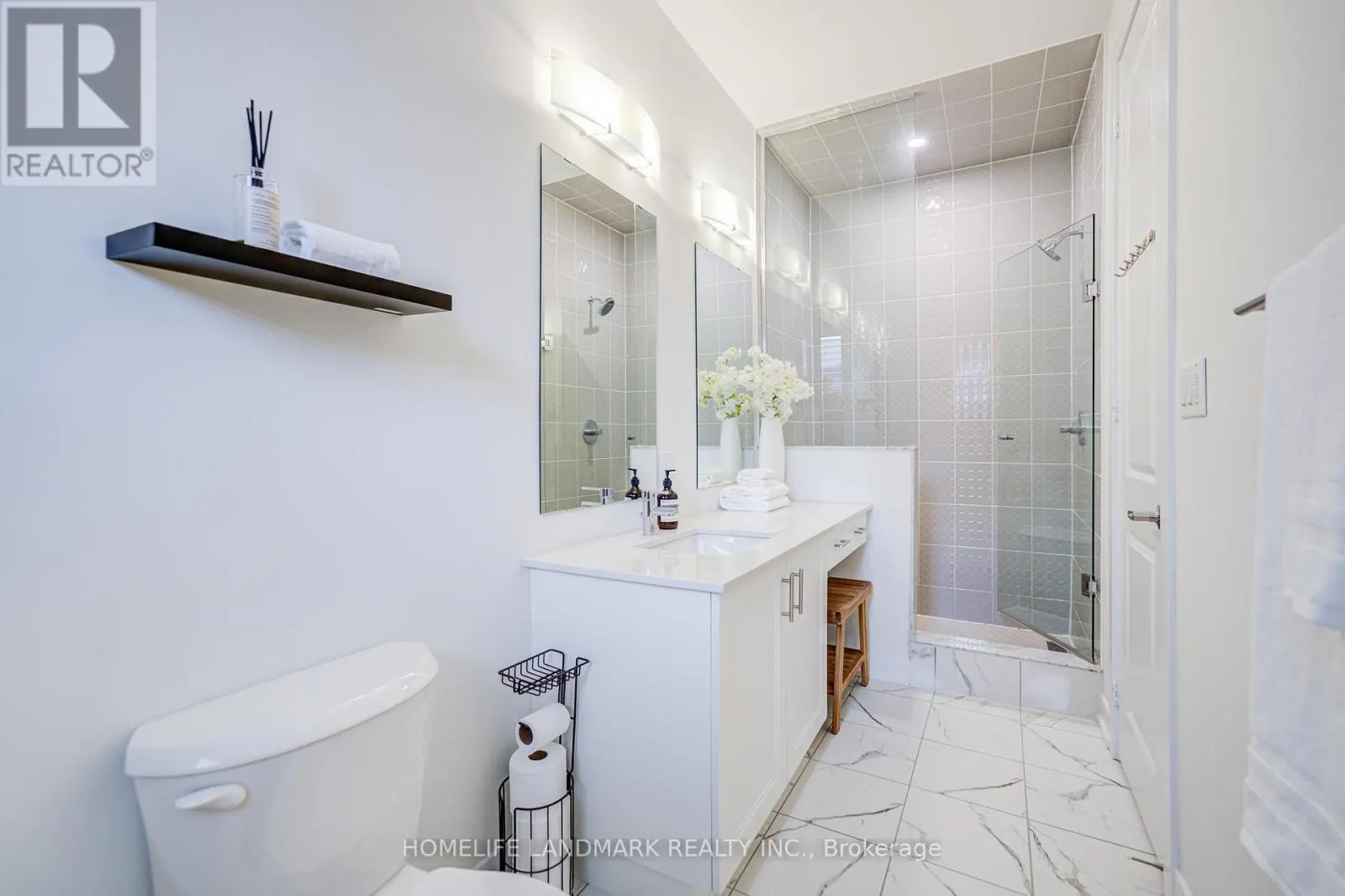 33 GOLDEN FERN STREET