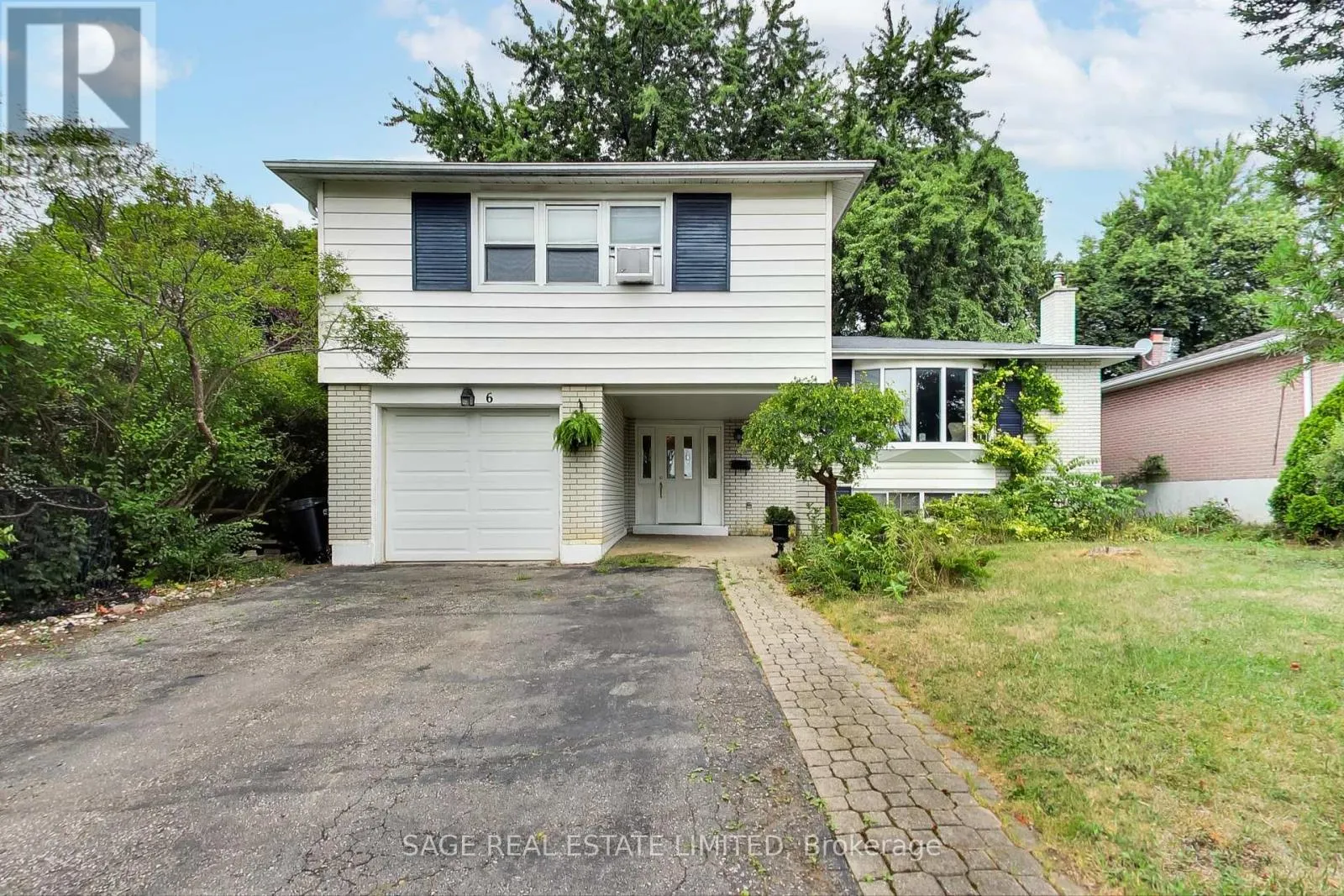 6 DUNSINANE DRIVE