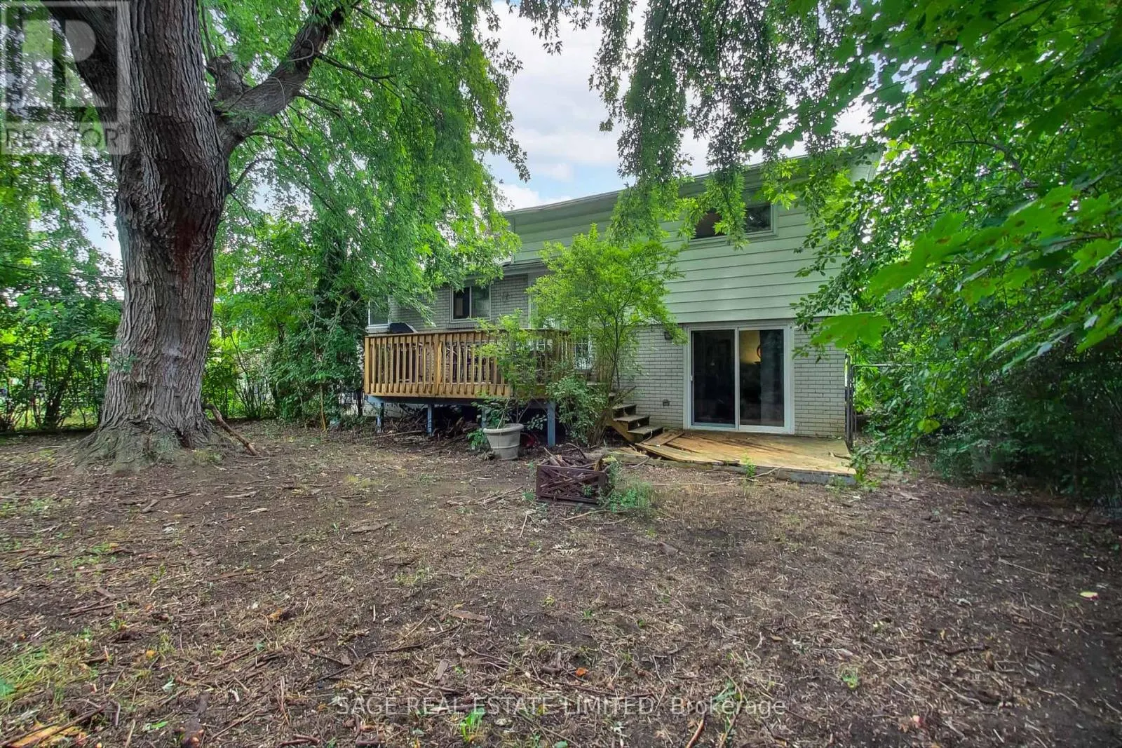 6 DUNSINANE DRIVE