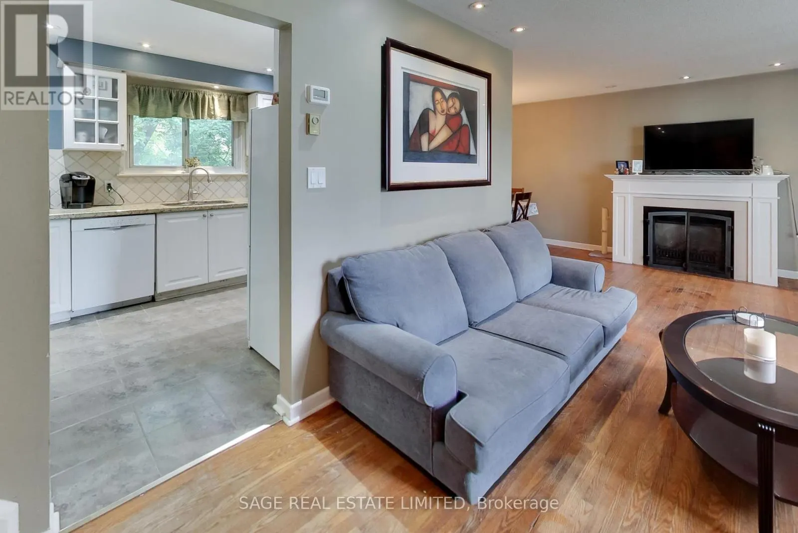 6 DUNSINANE DRIVE