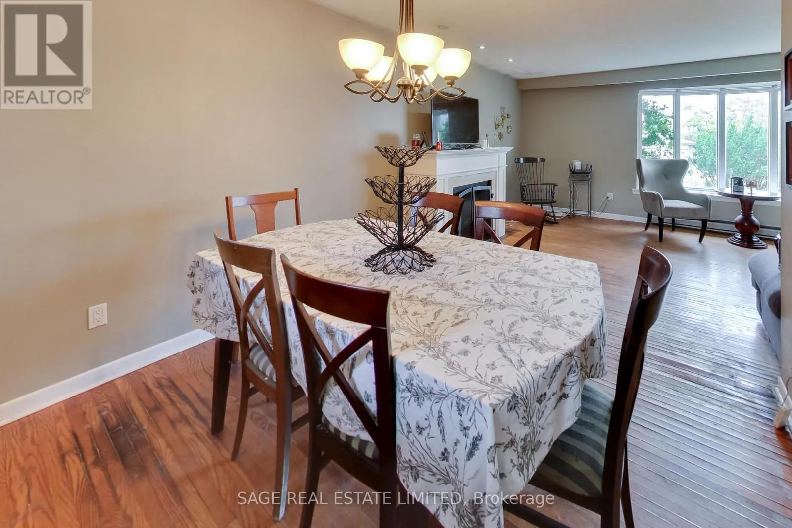 6 DUNSINANE DRIVE