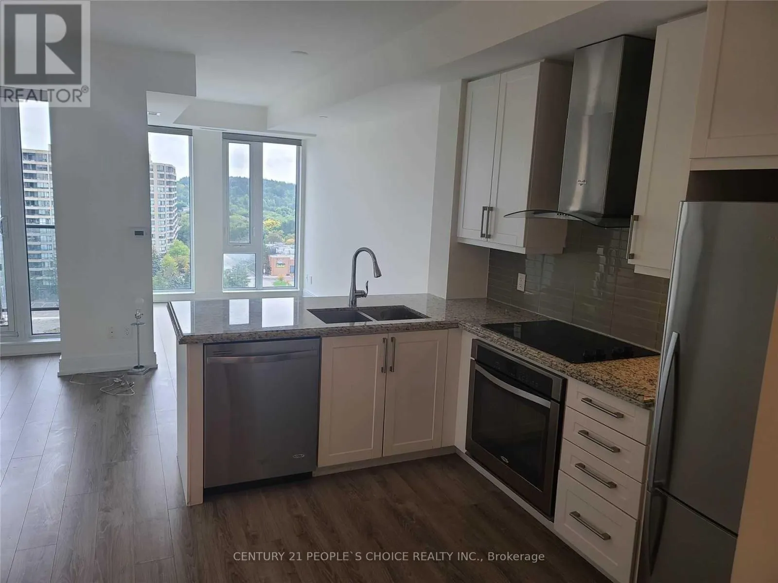 1211A - 9608 YONGE STREET