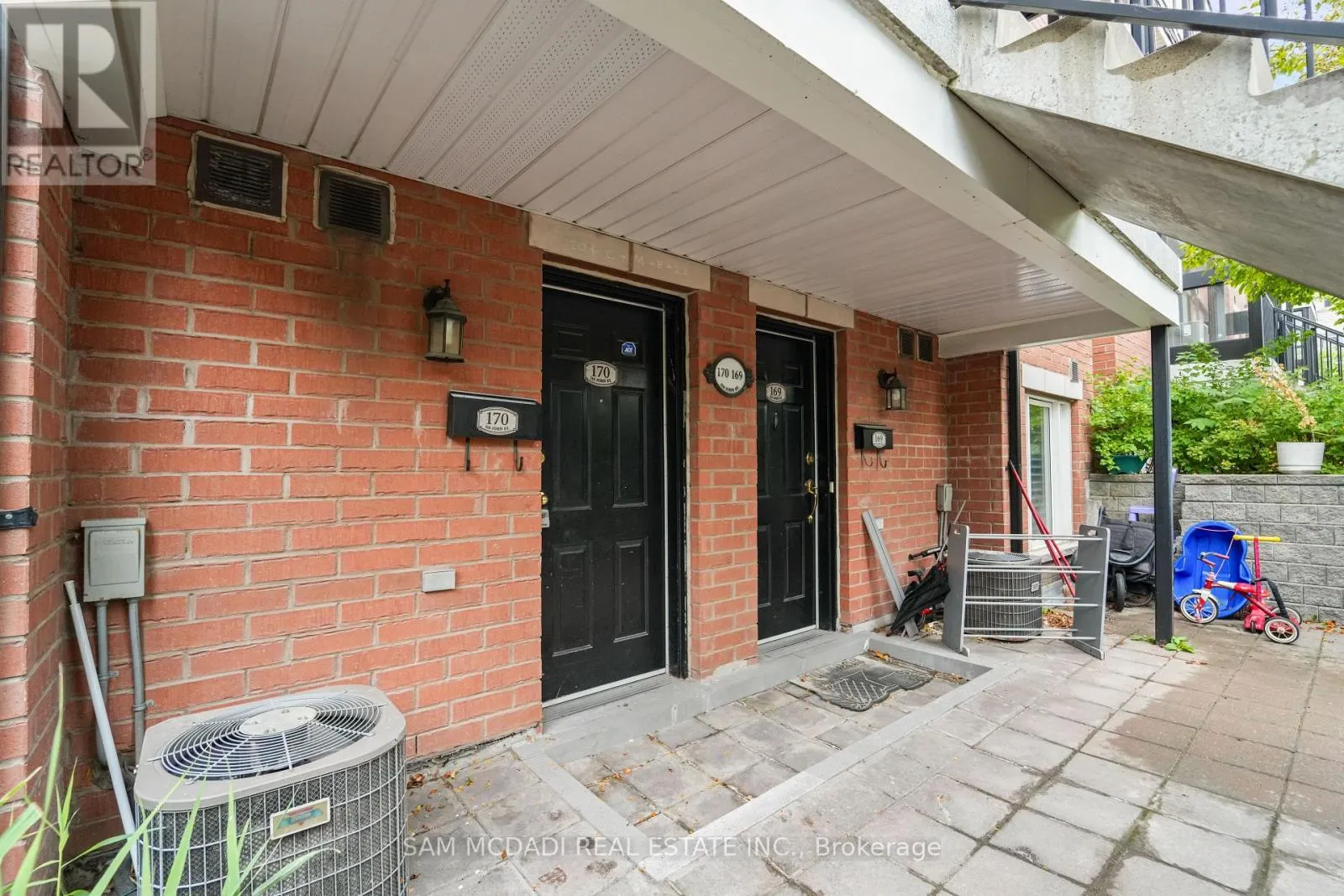 170 - 310 JOHN STREET