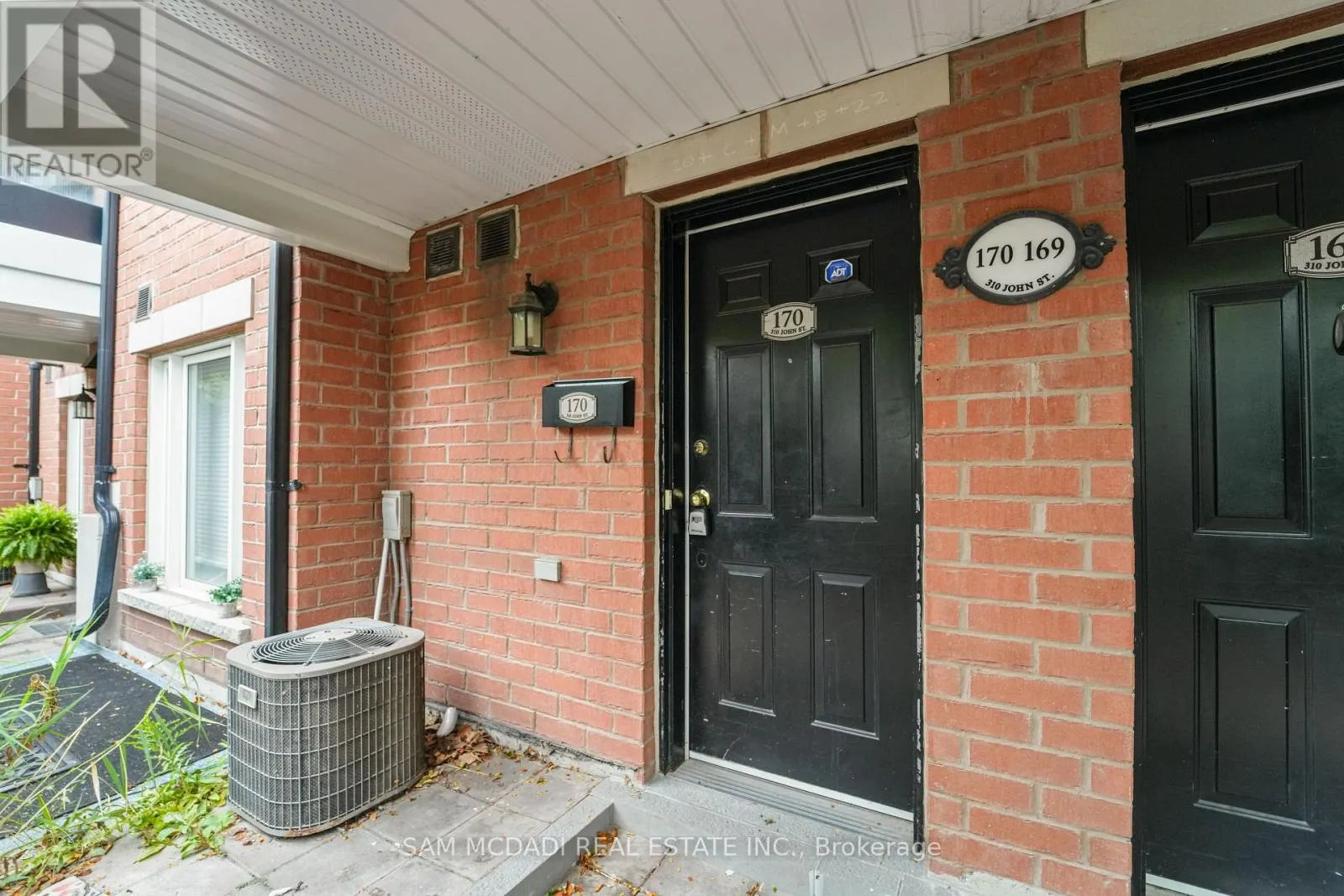 170 - 310 JOHN STREET