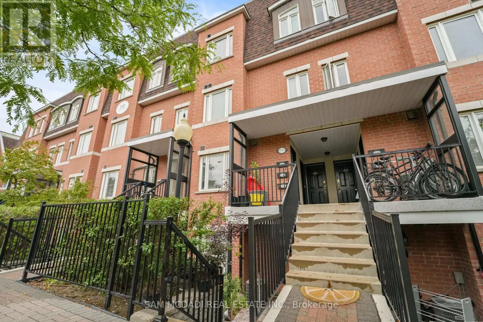 170 - 310 JOHN STREET