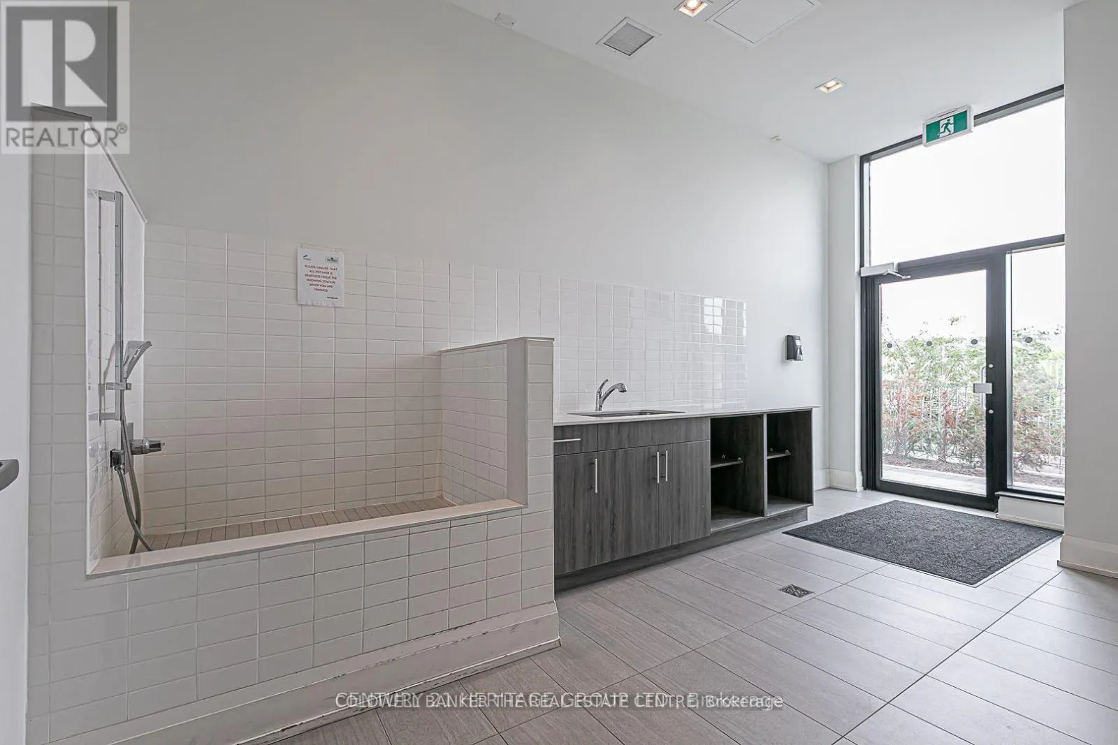 351 - 555 WILLIAM GRAHAM DRIVE