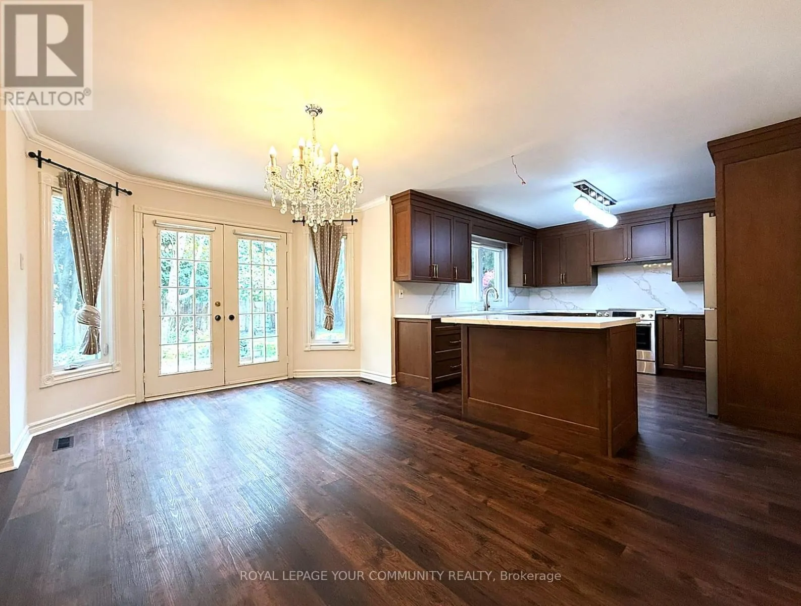 7 CRESCENTVIEW ROAD