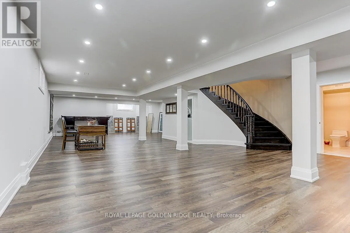 11 HILLSBOROUGH COURT