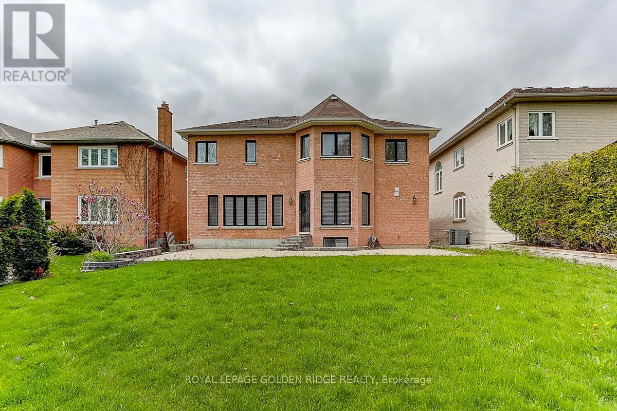 11 HILLSBOROUGH COURT