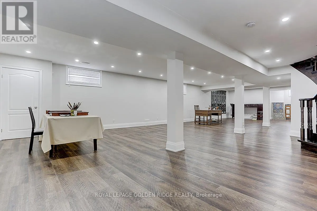 11 HILLSBOROUGH COURT