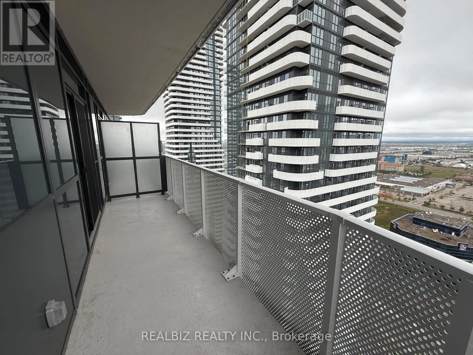 3505 - 28 INTERCHANGE WAY