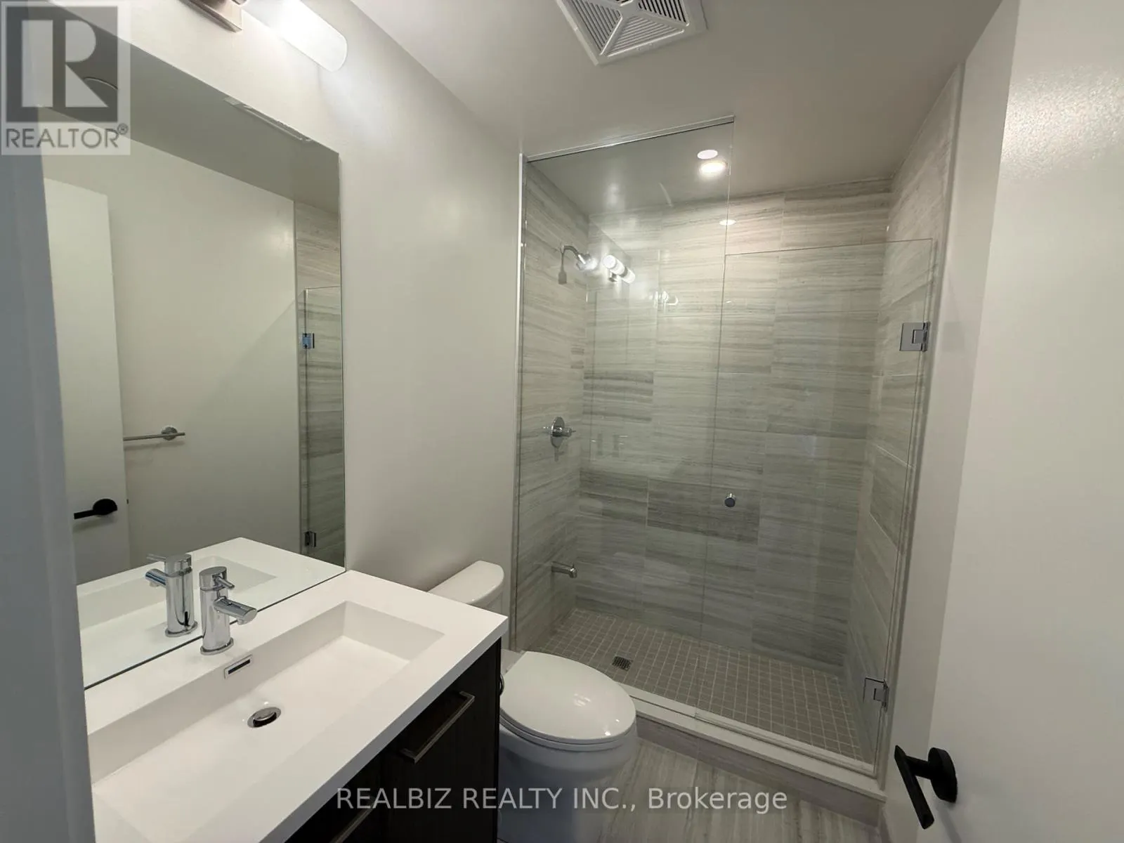 3505 - 28 INTERCHANGE WAY