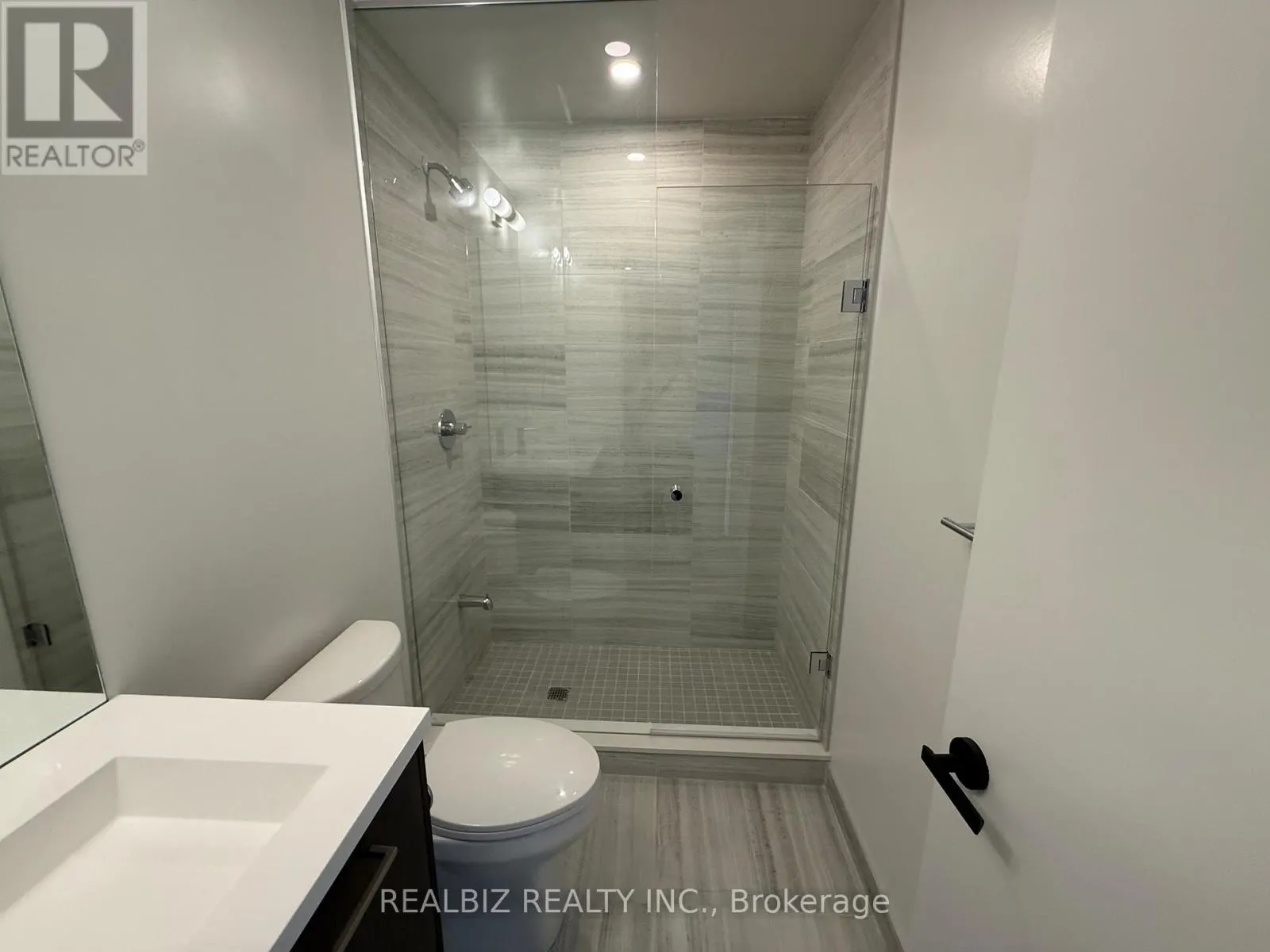 3505 - 28 INTERCHANGE WAY