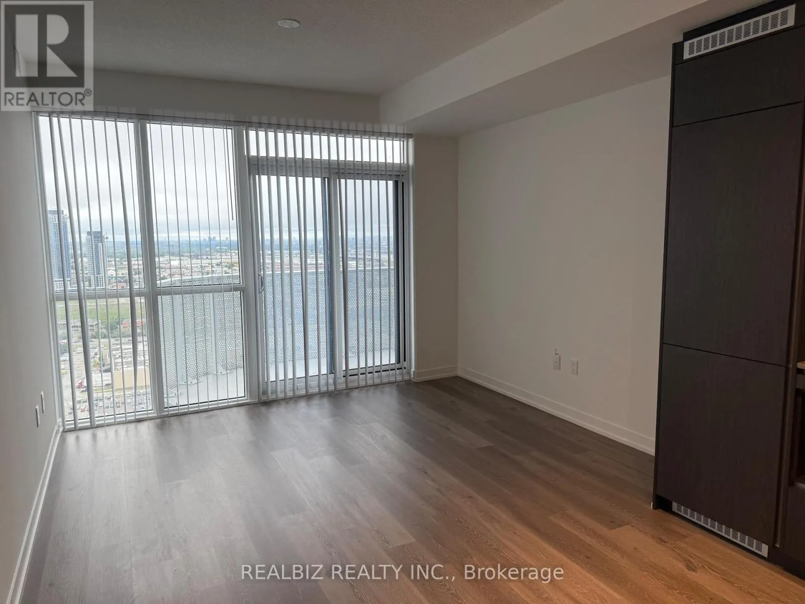 3505 - 28 INTERCHANGE WAY