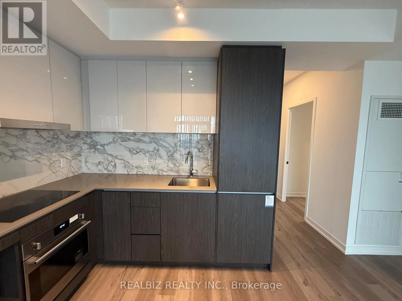 3505 - 28 INTERCHANGE WAY