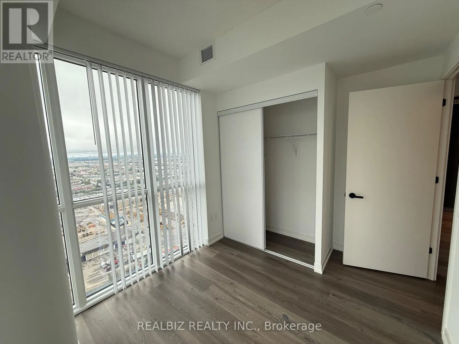 3505 - 28 INTERCHANGE WAY