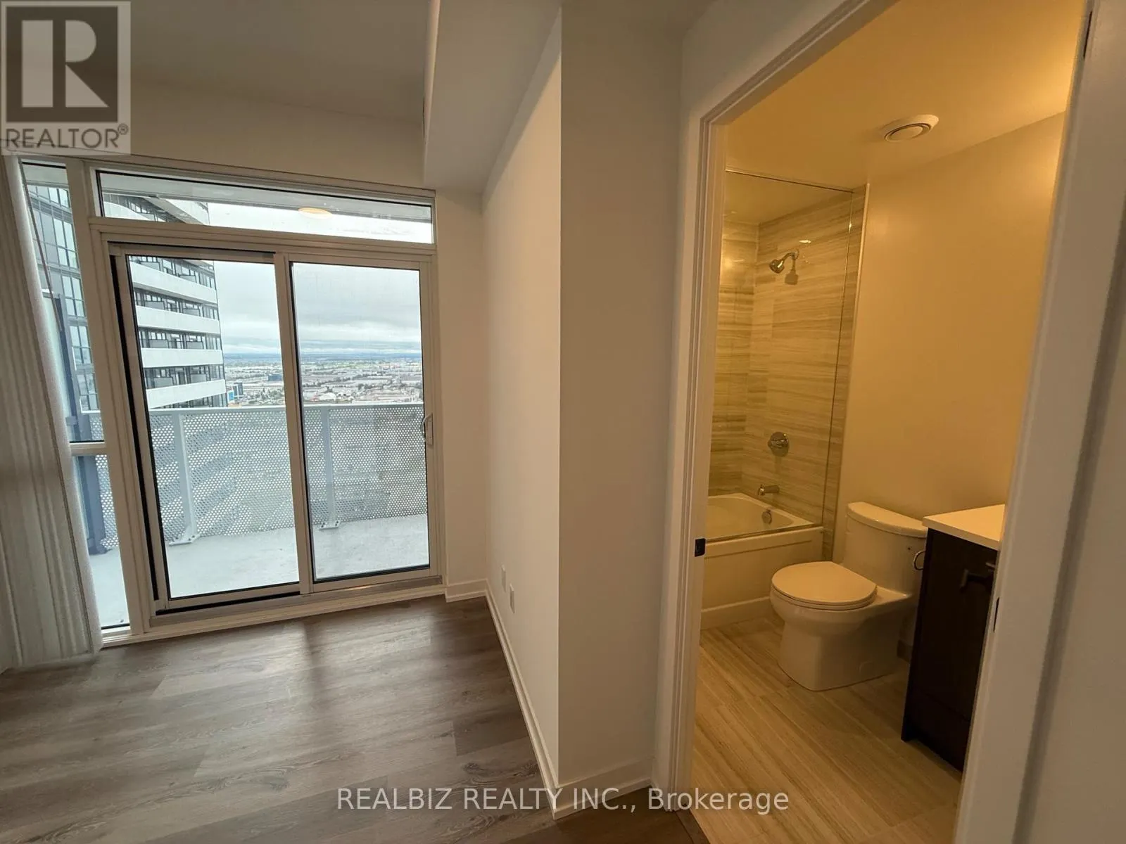 3505 - 28 INTERCHANGE WAY