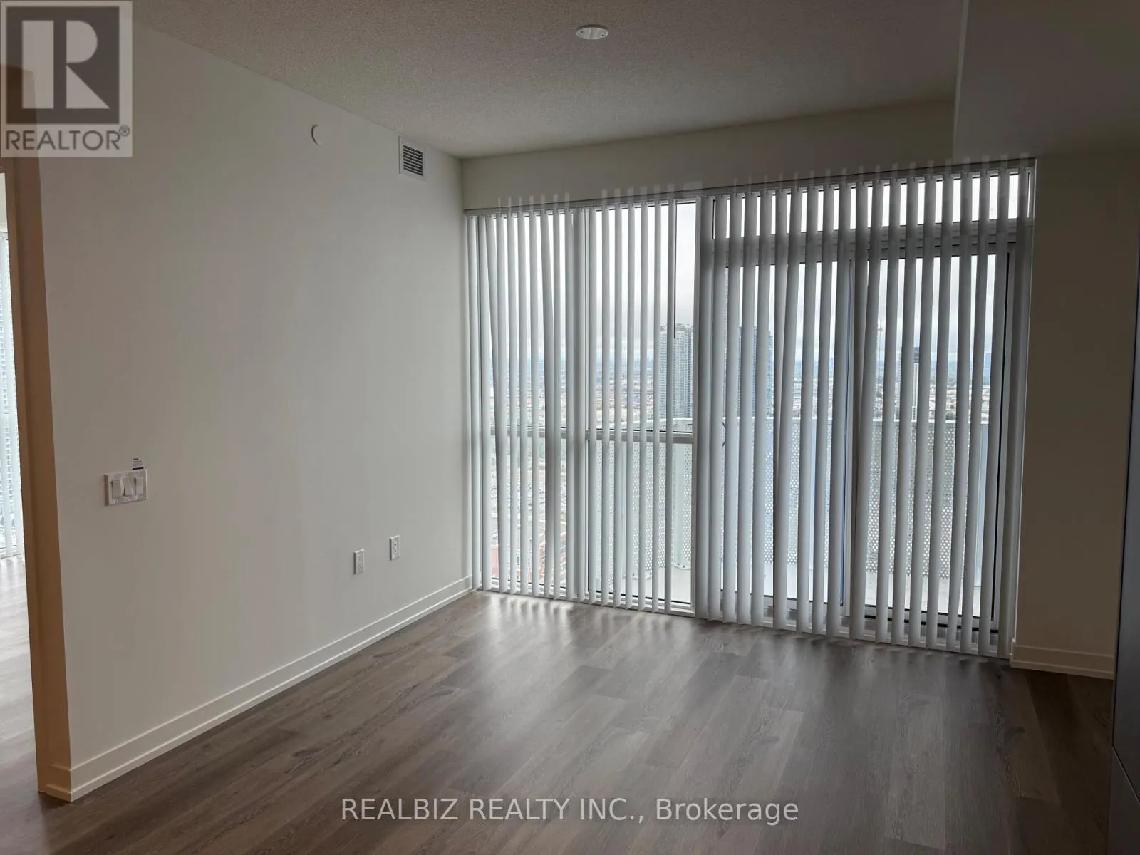 3505 - 28 INTERCHANGE WAY
