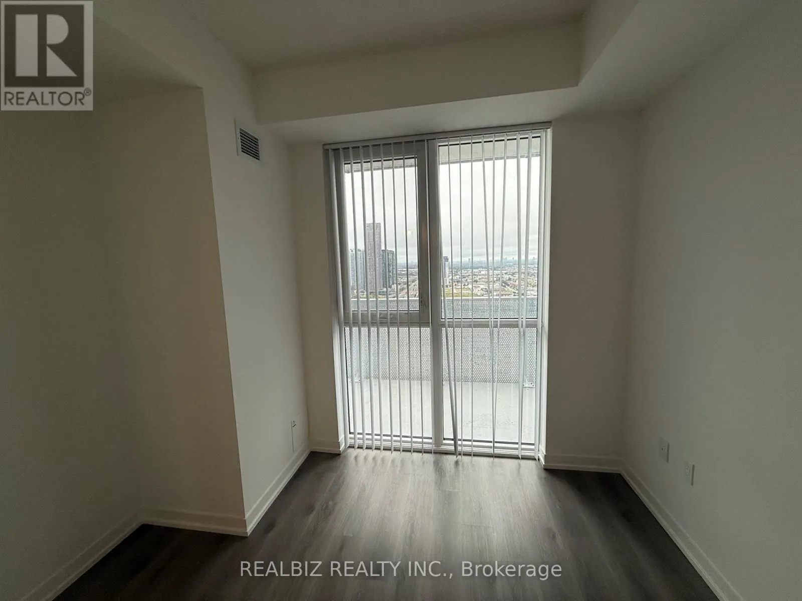 3506 - 28 INTERCHANGE WAY