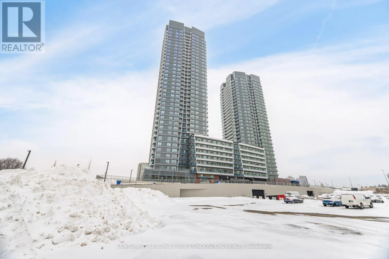 PH03 - 30 UPPER MALL WAY