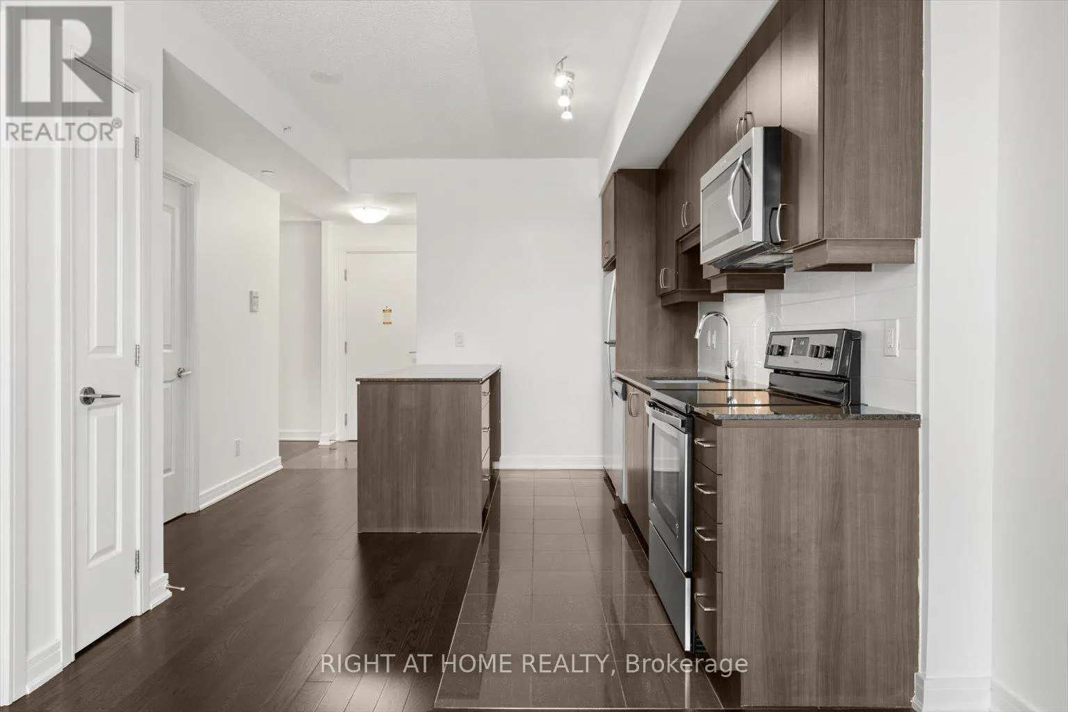 303 - 9199 YONGE STREET