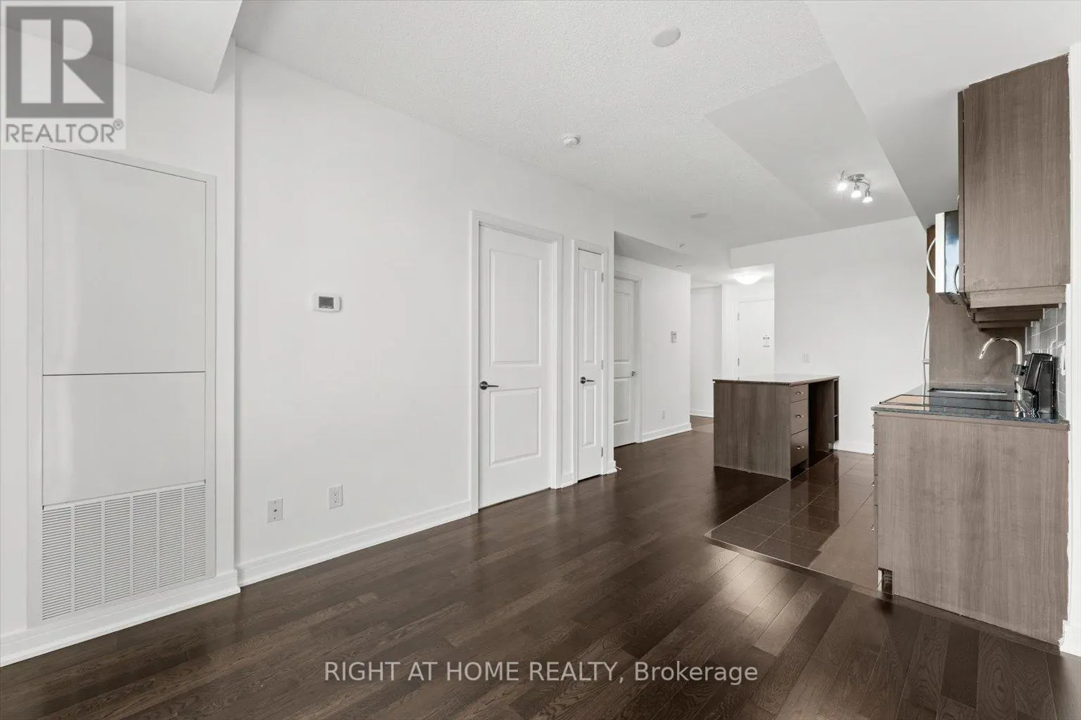 303 - 9199 YONGE STREET