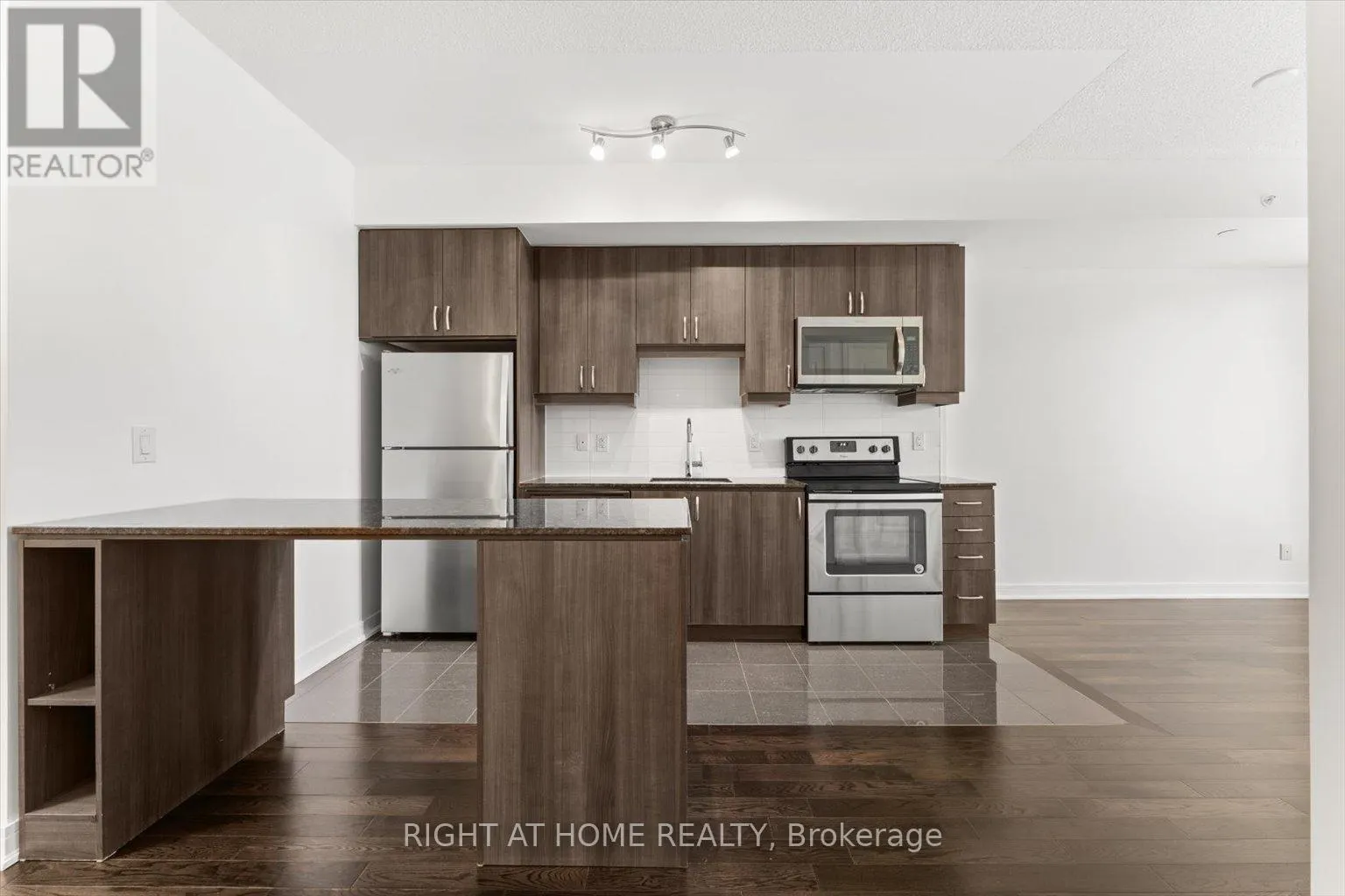 303 - 9199 YONGE STREET