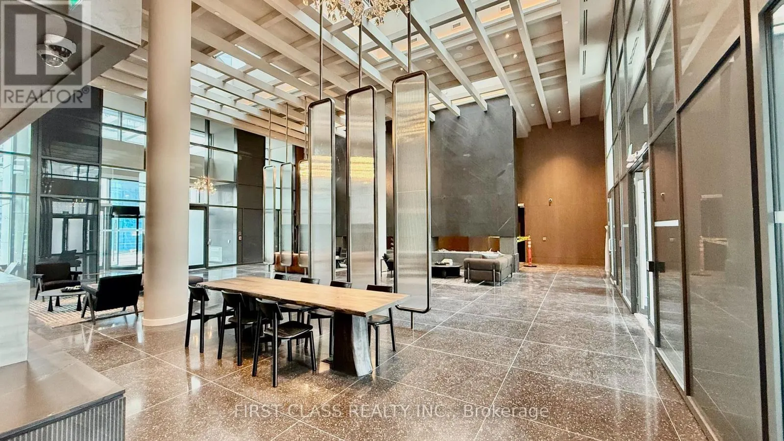 2512 - 28 INTERCHANGE WAY