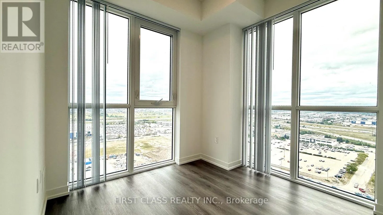 2512 - 28 INTERCHANGE WAY