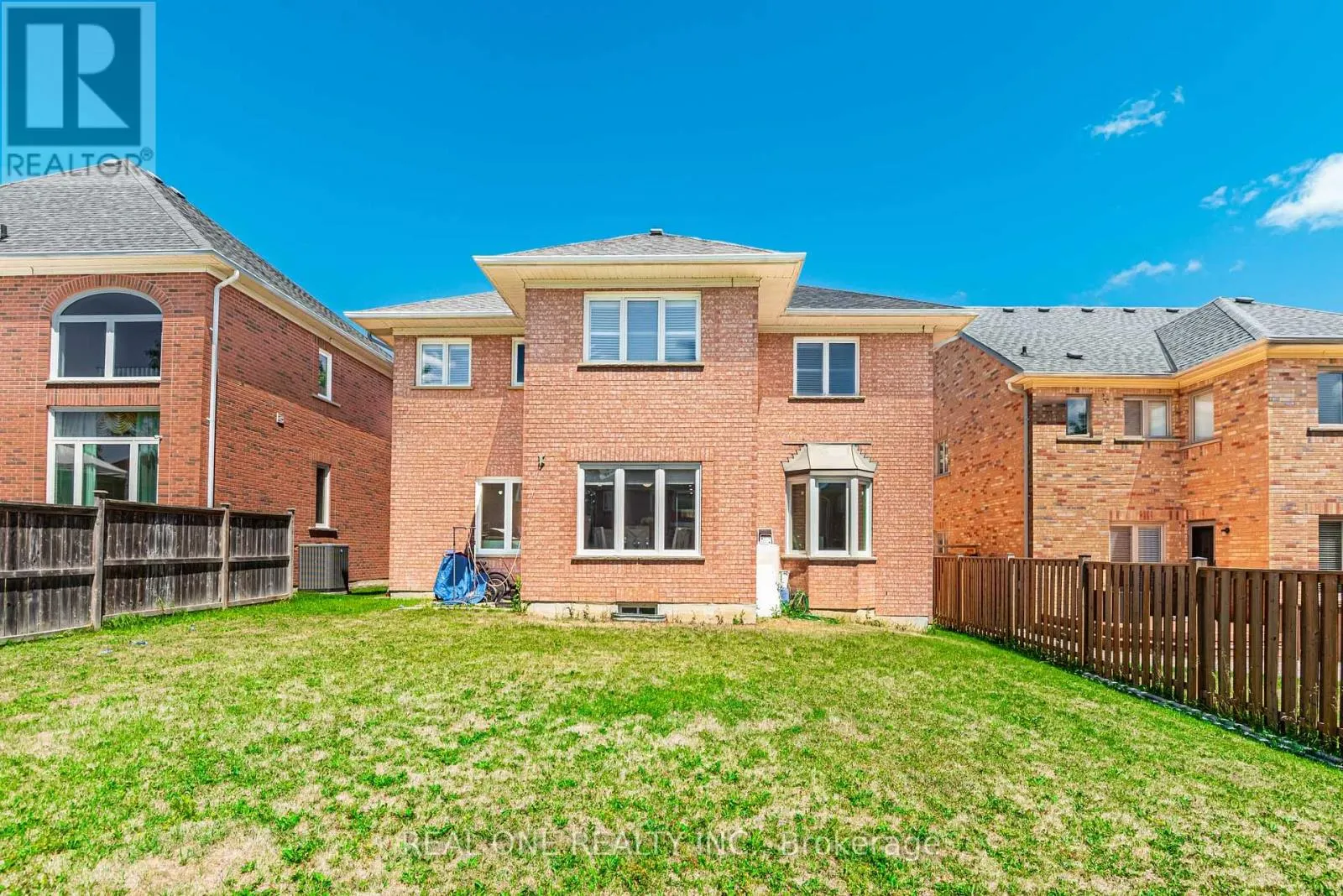 72 CASSANDRA CRESCENT