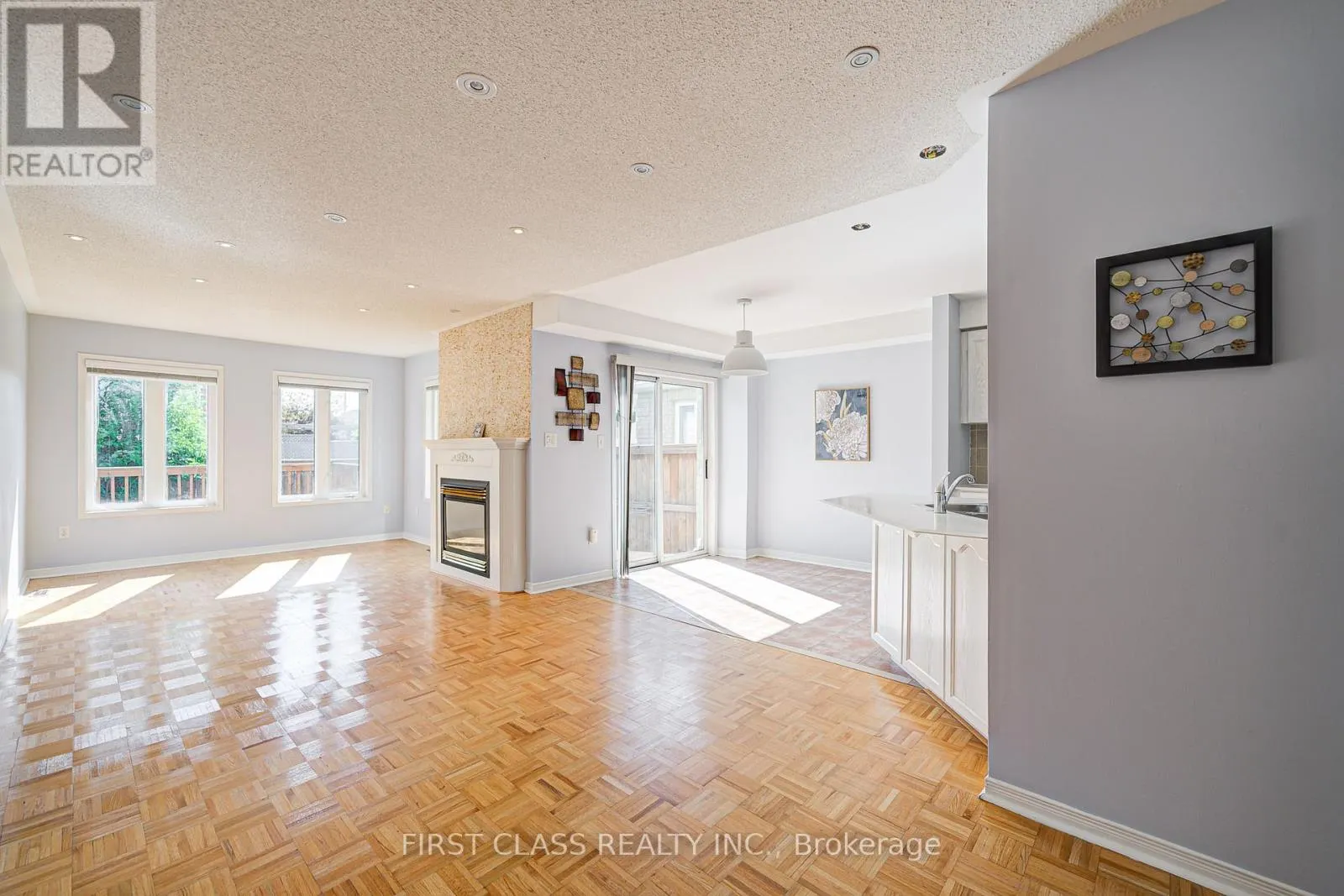 19 BENJAMIN HOOD CRESCENT