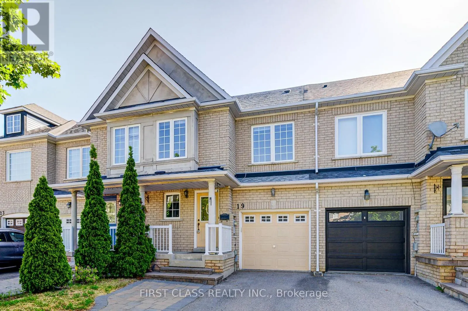 19 BENJAMIN HOOD CRESCENT