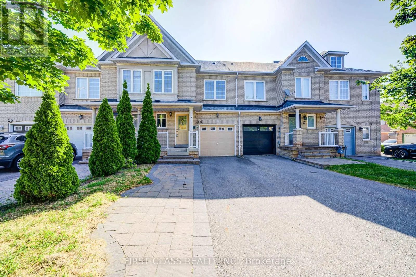19 BENJAMIN HOOD CRESCENT