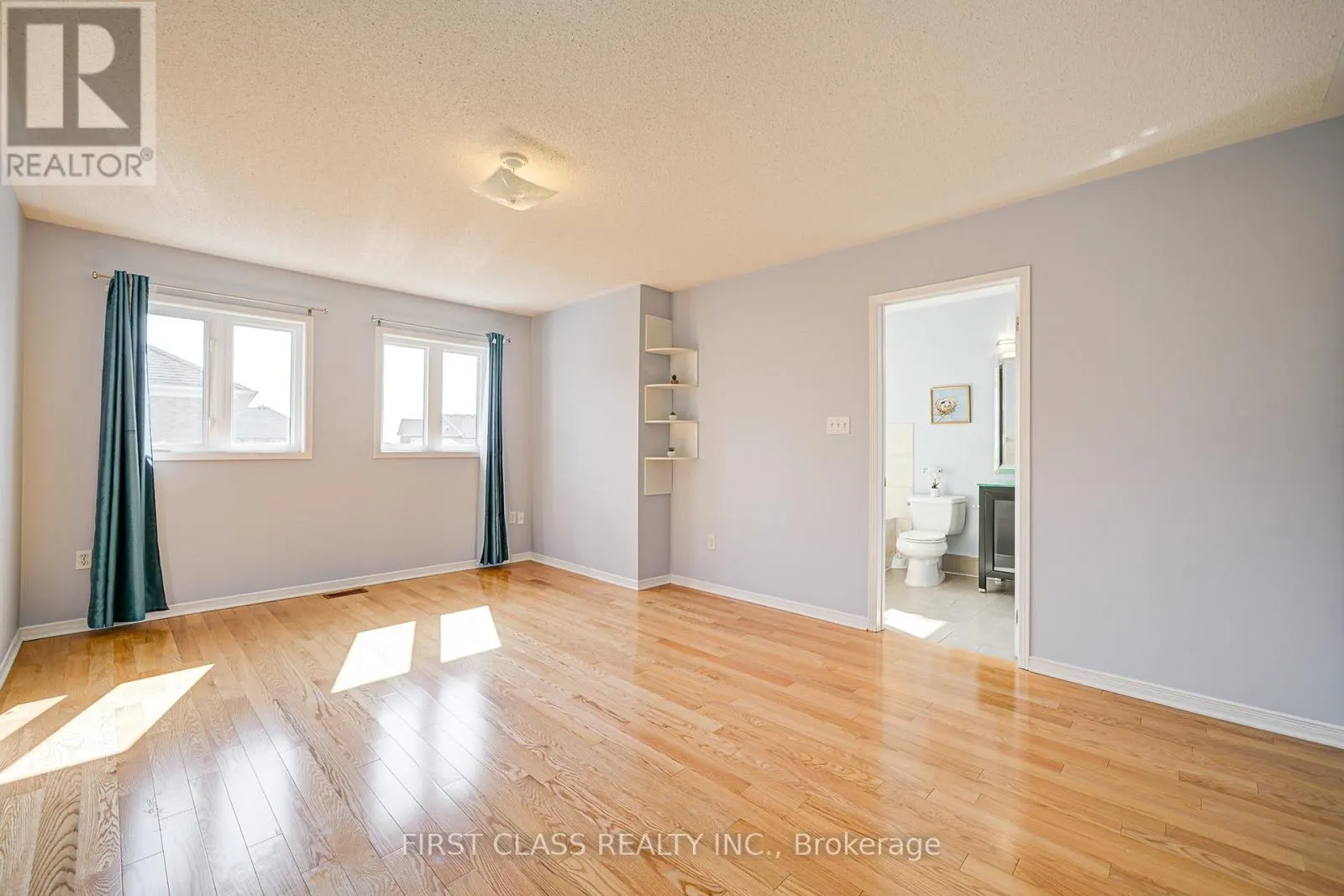 19 BENJAMIN HOOD CRESCENT