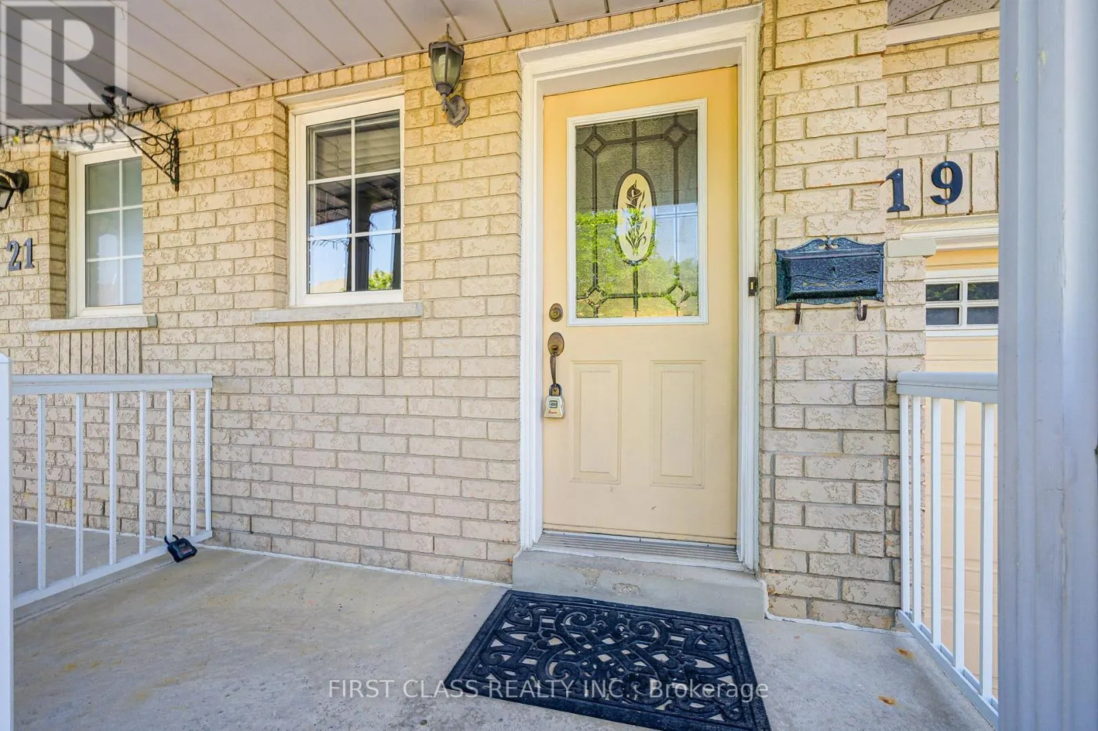 19 BENJAMIN HOOD CRESCENT