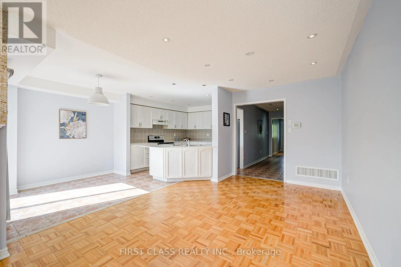 19 BENJAMIN HOOD CRESCENT