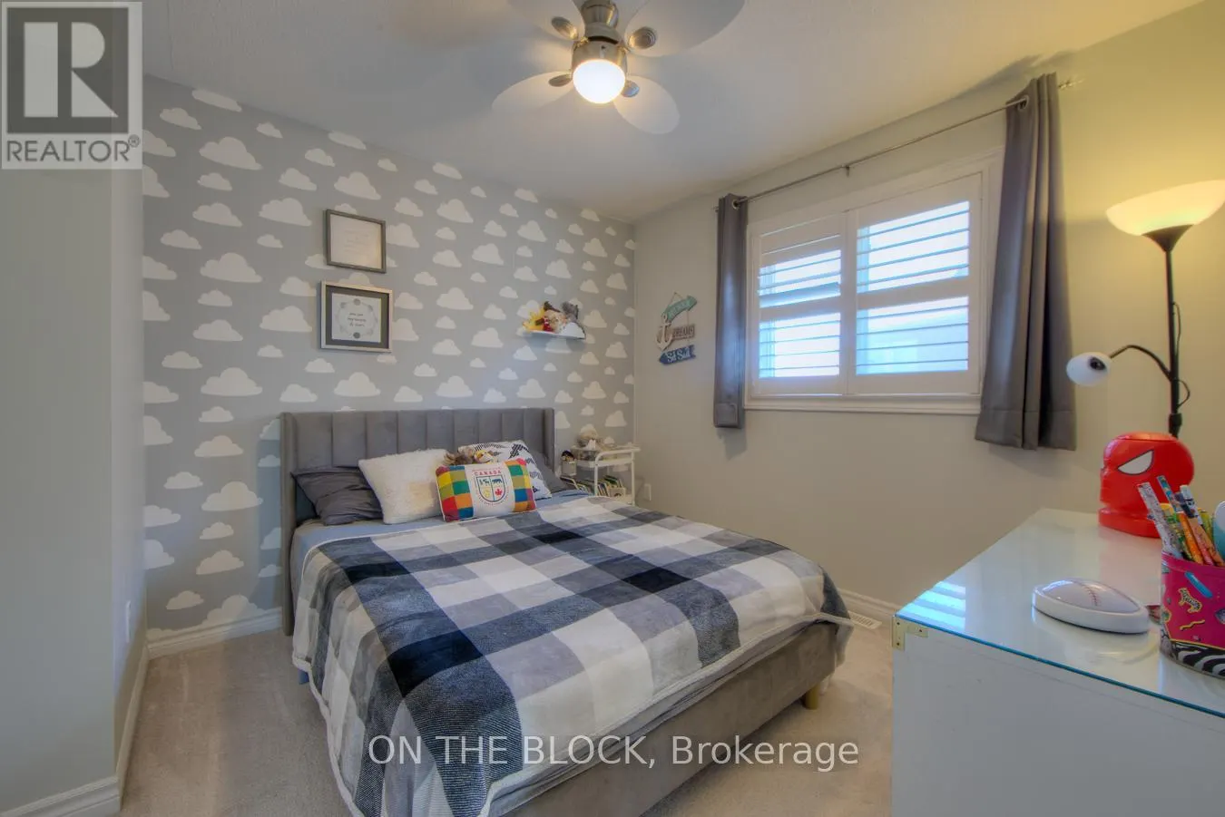 59 HAWKE CRESCENT