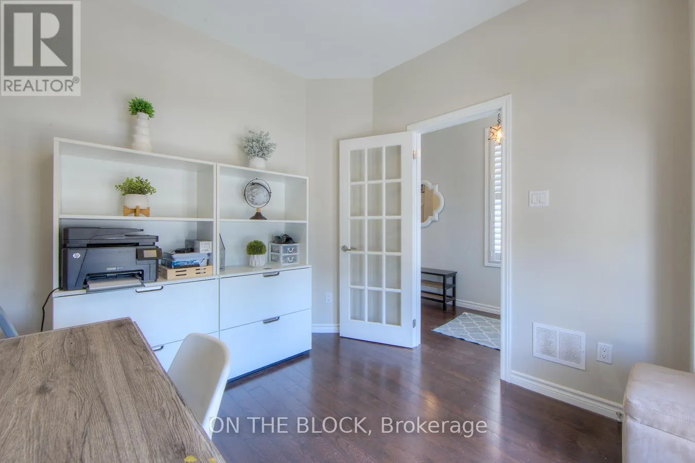 59 HAWKE CRESCENT