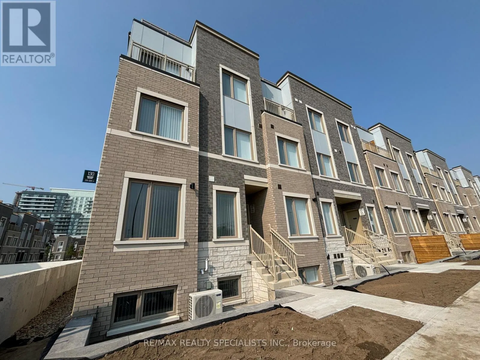 315 - 130 HONEYCRISP CRESCENT