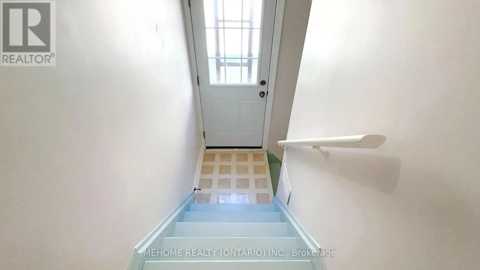 493 LYNETT CRESCENT