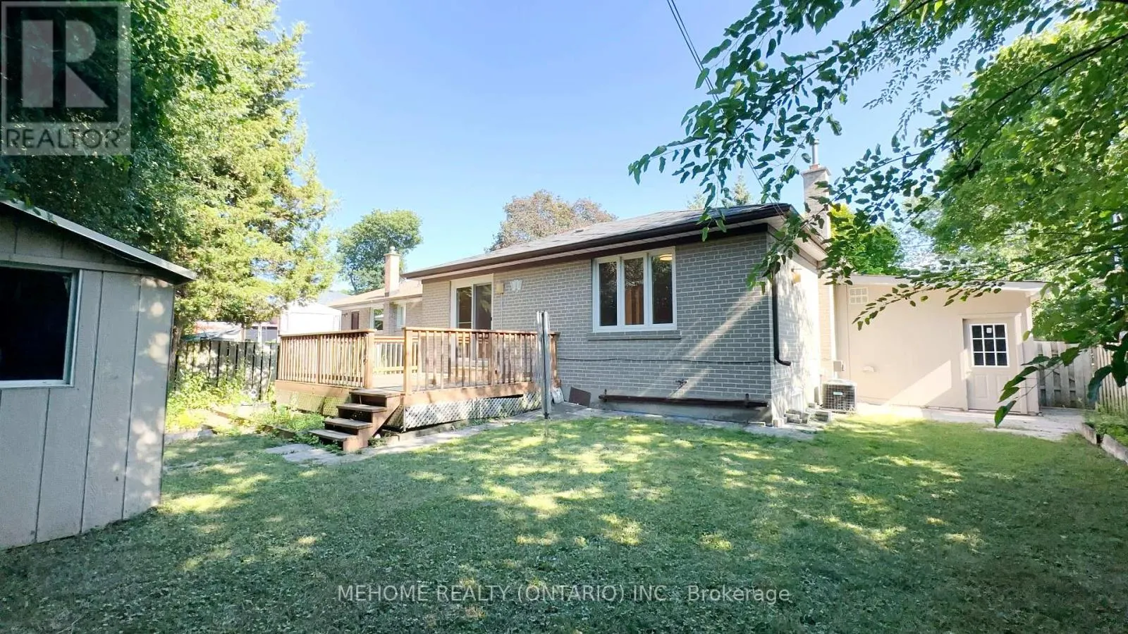 493 LYNETT CRESCENT