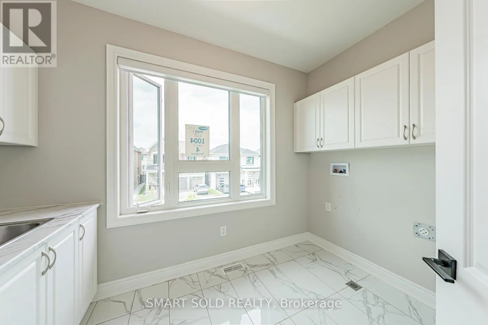 5 ERIN RIDGE COURT